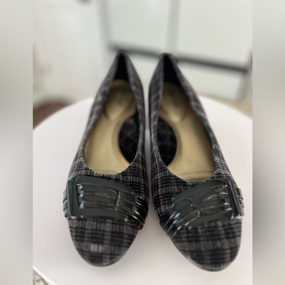 𝅺hush Puppies Soft Style Memory Foam Plaid Velour Pump Heels With Buckle Size 8 - Picture 9 of 10